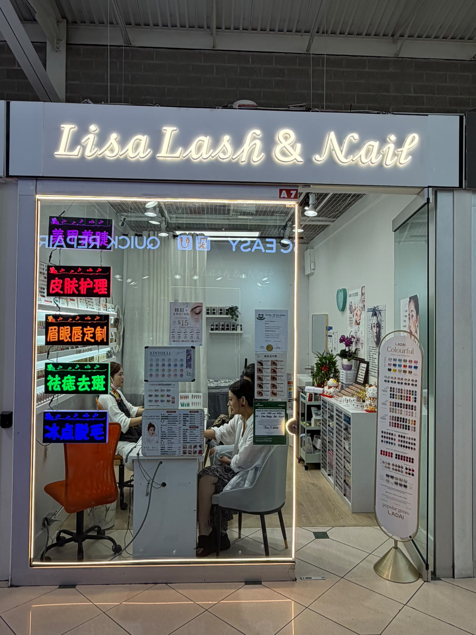 Lisa Lash & Nail